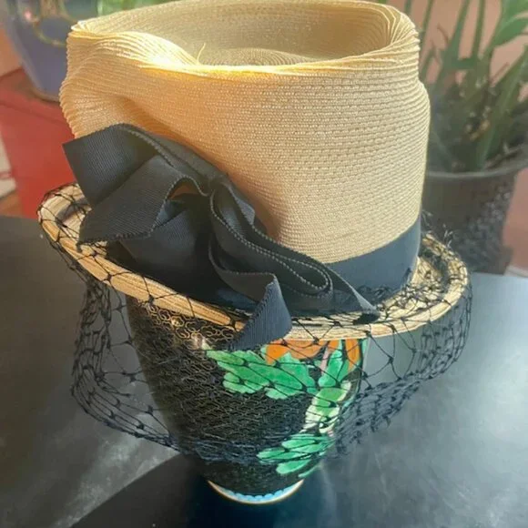 Vintage New York Creation little straw hat with veil display picture 1